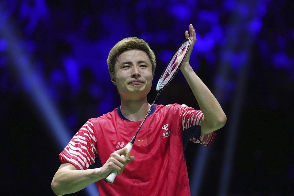 感动!29岁石宇奇跪地喜极而泣,7年后世锦赛终圆梦+弥补奥运遗憾